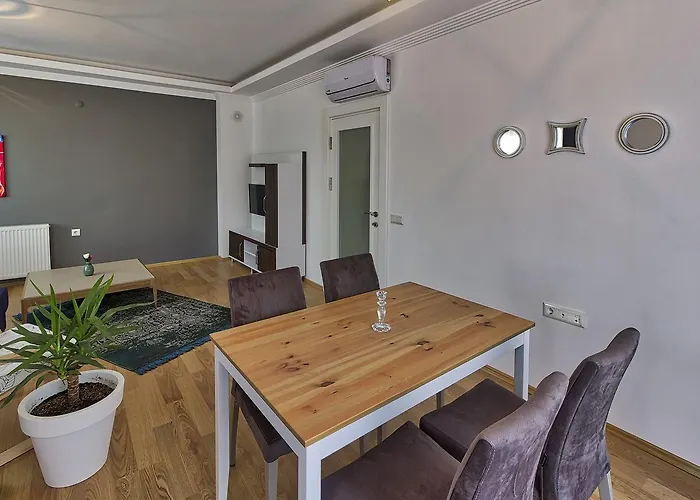 Deluxe Apartment